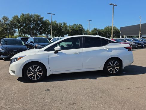 Used 2023 Nissan Versa SV w/ Trunk Package FWD image 4