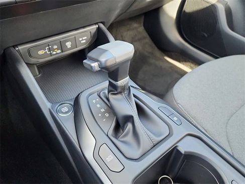 New 2025 Kia K4 LXS image 22