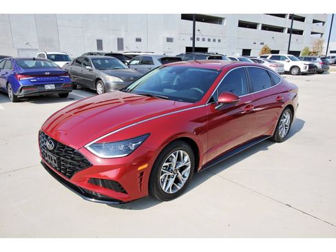 Certified 2023 Hyundai Sonata SEL w/ Preferred Accessory Package FWD image 3