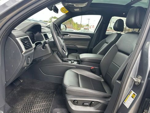 Used 2023 Volkswagen Atlas Cross Sport SE AWD/4WD image 13