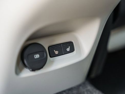 New 2026 Volvo XC40 B5 Plus w/ Protection Package Premier image 34