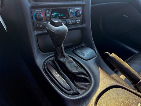 Used 2000 Chevrolet Corvette Convertible w/ Memory Pkg image 30