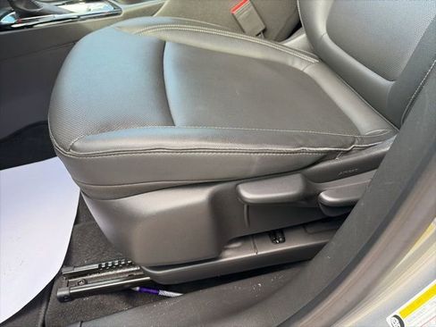 Used 2024 Buick Encore GX Sport Touring image 8