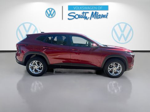 Used 2024 Chevrolet Trax LS w/ LS Convenience Package FWD image 8
