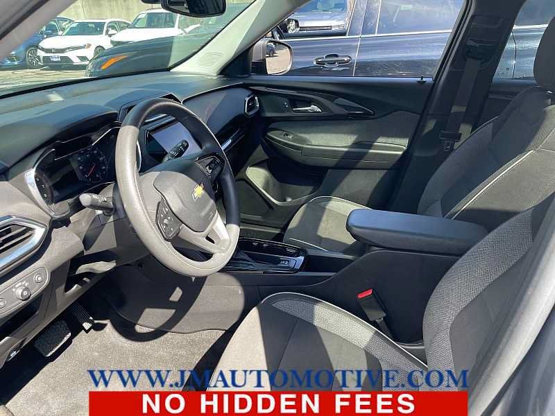 Used 2021 Chevrolet TrailBlazer LT w/ Sun and Liftgate Package AWD/4WD image 2