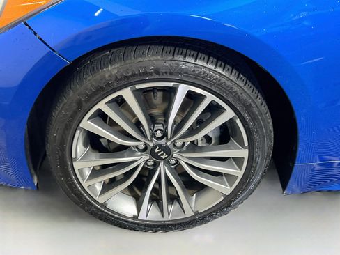Used 2019 Kia Stinger RWD image 13