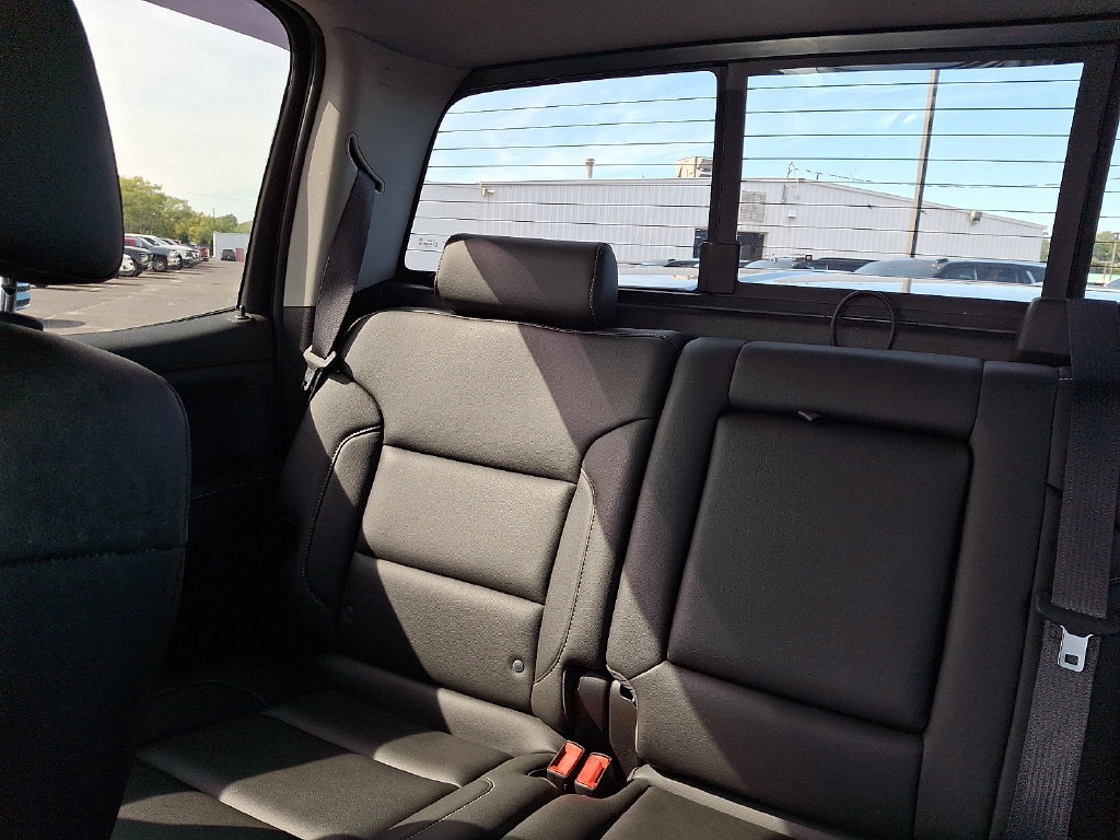 Used 2018 Chevrolet Silverado 1500 LT w/ All Star Edition AWD/4WD image 19