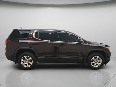 Used 2017 GMC Acadia SLE image 8
