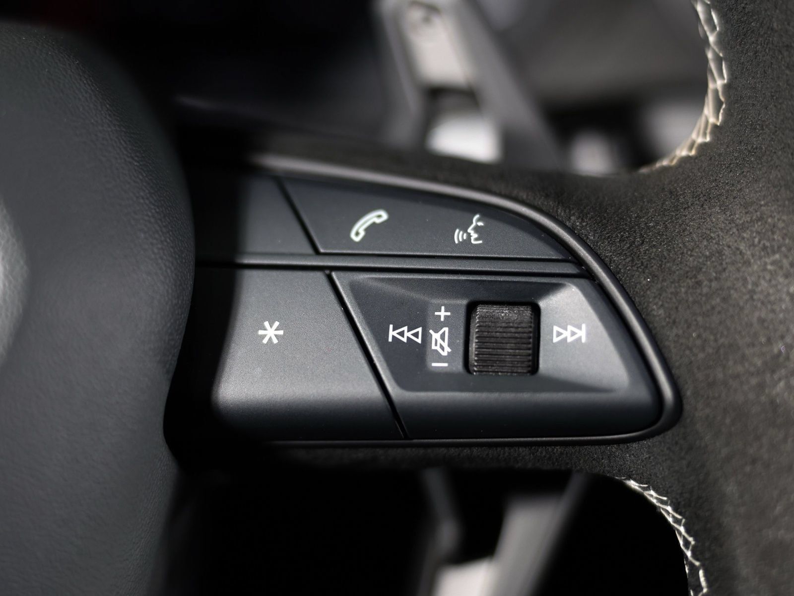 Used 2023 Lamborghini Urus Performante AWD/4WD image 45