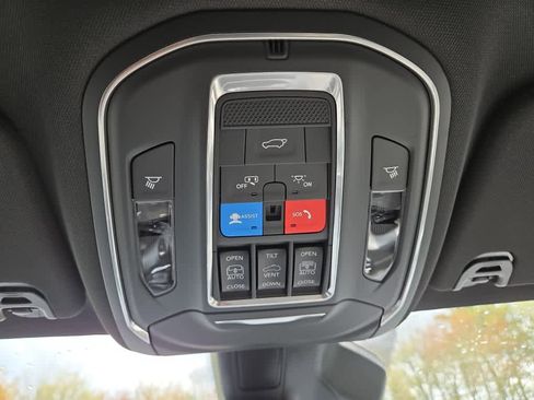 New 2026 Jeep Grand Wagoneer Limited AWD/4WD image 18