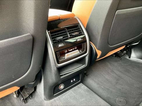 Used 2021 BMW X7 xDrive40i w/ M Sport Package AWD/4WD image 10