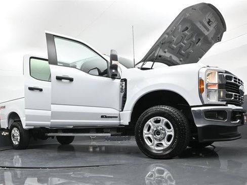 Certified 2026 Ford F350 XLT w/ FX4 Off-Road Package AWD/4WD image 46
