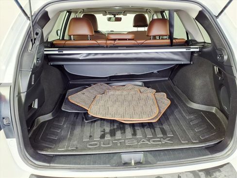 Used 2019 Subaru Outback 2.5i Touring w/ Popular Package #3A image 9