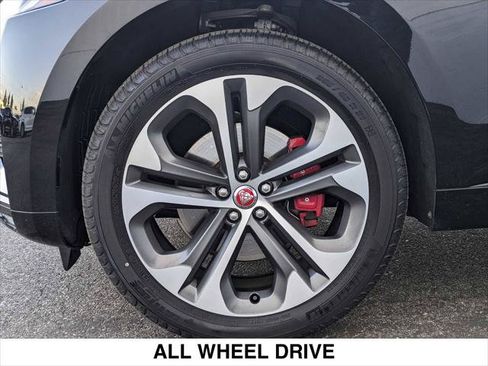 Used 2023 Jaguar F-PACE S AWD/4WD image 9