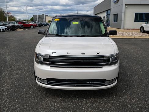 Used 2018 Ford Flex Limited w/ Equipment Group 303A AWD/4WD image 10