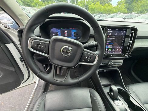 Used 2025 Volvo XC40 B5 Core AWD/4WD image 27