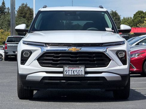 Used 2025 Chevrolet TrailBlazer LT w/ Driver Confidence Package FWD image 10
