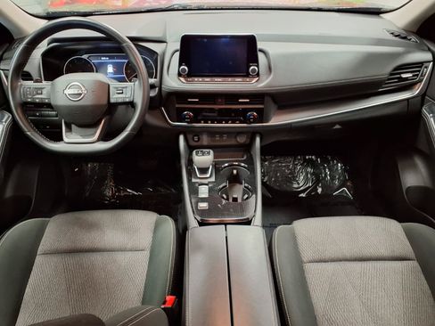 Used 2025 Nissan Rogue SV FWD image 14