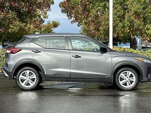 New 2025 Nissan Kicks S image 3