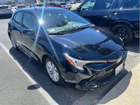 Used 2024 Toyota Corolla SE FWD image 3