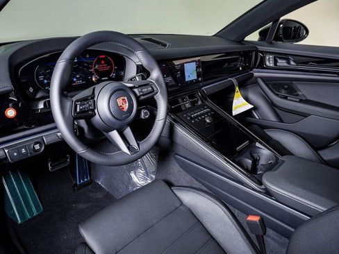 New 2026 Porsche Panamera 4 image 4