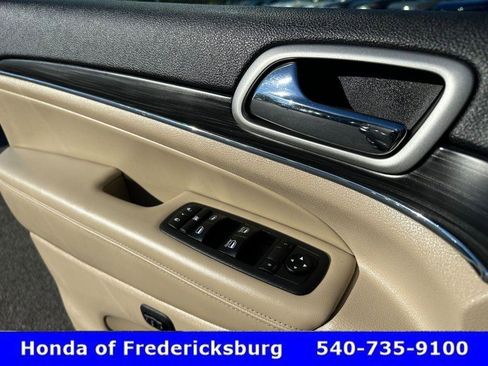 Used 2020 Jeep Grand Cherokee Limited w/ Luxury Group II image 30