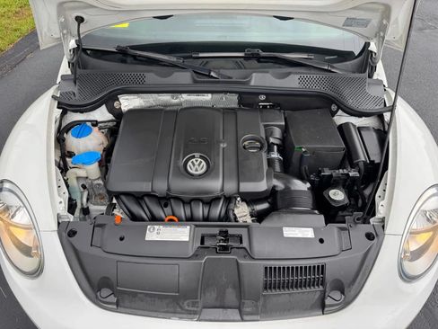 Used 2013 Volkswagen Beetle 2.5 FWD image 17