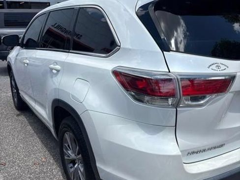 Used 2016 Toyota Highlander Plus FWD image 4
