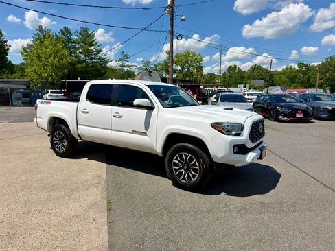 Used 2020 Toyota Tacoma TRD Sport w/ Technology Package AWD/4WD image 5