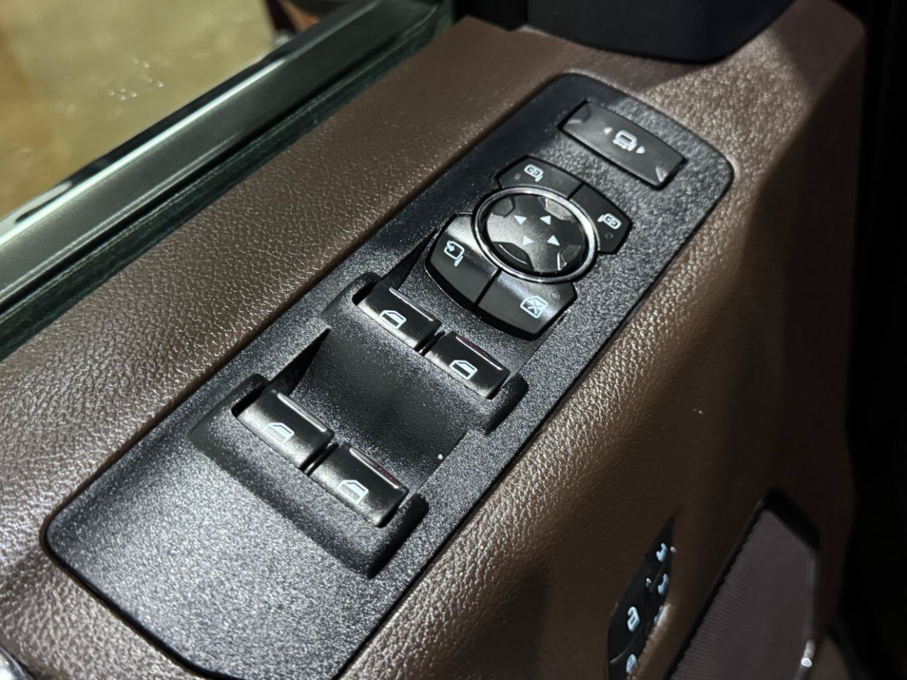 Used 2022 Ford F350 King Ranch w/ Tremor Off-Road Package AWD/4WD image 32