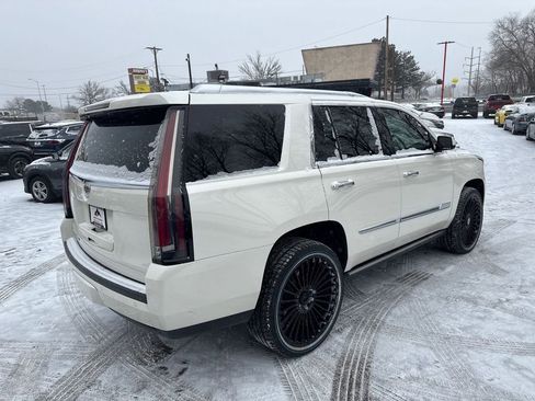 Used 2015 Cadillac Escalade Premium image 7