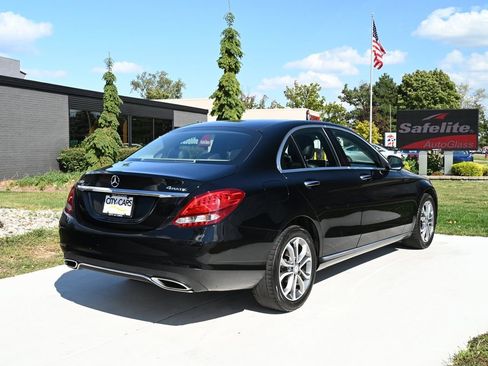 Used 2017 Mercedes-Benz C 300 4MATIC Sedan image 5