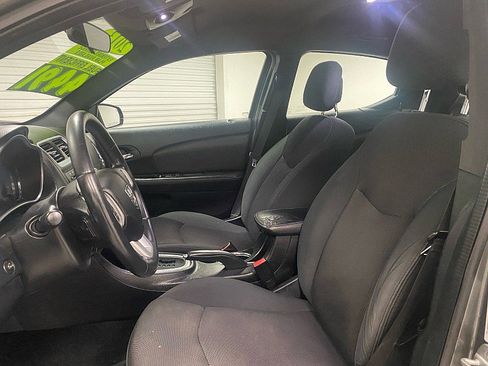 Used 2013 Dodge Avenger SXT image 9