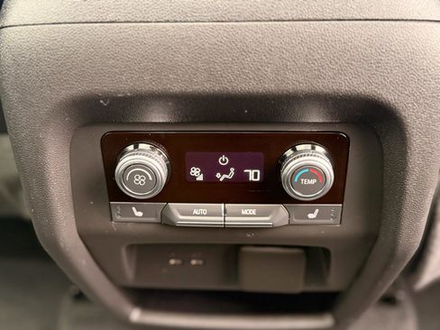 Used 2025 GMC Acadia Denali image 41