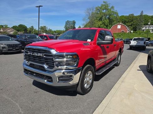Certified 2026 RAM 2500 Big Horn AWD/4WD image 3