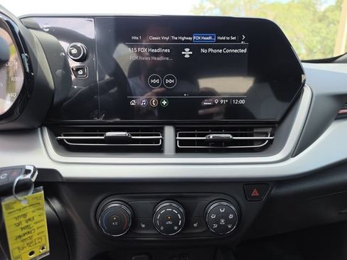 New 2026 Chevrolet Trax RS w/ Sunroof Package FWD image 24