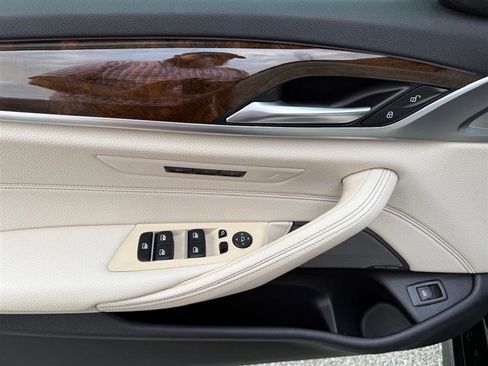 Used 2019 BMW 540i xDrive w/ M Sport Package image 29