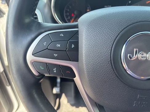 Used 2021 Jeep Grand Cherokee Laredo X AWD/4WD image 18