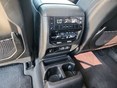Used 2021 Jeep Grand Cherokee L Limited AWD/4WD image 17