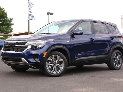 Used 2026 Kia Seltos LX AWD/4WD image 14