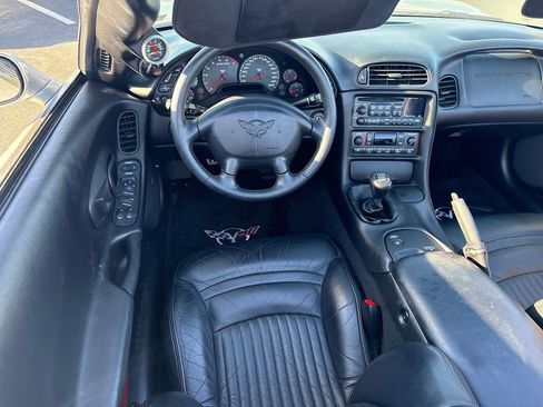 Used 2004 Chevrolet Corvette Convertible w/ Preferred Equipment Group RWD image 62