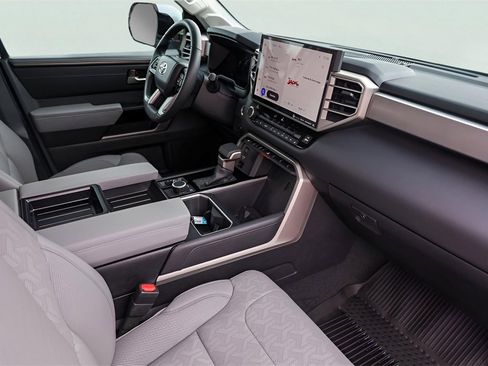 Used 2024 Toyota Tundra Limited image 33