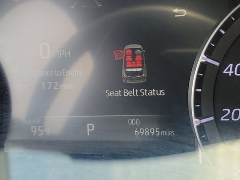 Used 2022 Toyota Highlander XSE FWD image 31