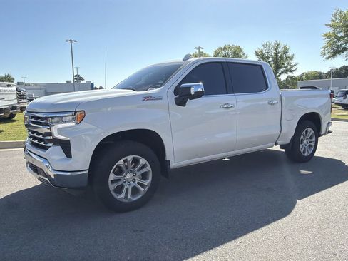 Used 2025 Chevrolet Silverado 1500 LTZ w/ LTZ Premium Package image 5