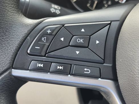 Used 2025 Nissan Altima 2.5 SV FWD image 23