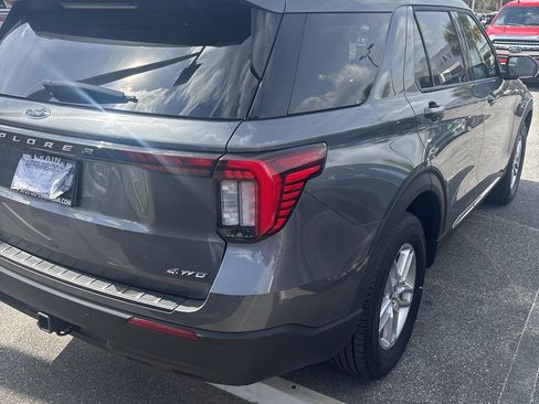 Used 2025 Ford Explorer Active image 4