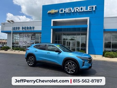 Used 2026 Chevrolet Trax RS w/ Driver Confidence Package FWD image 1