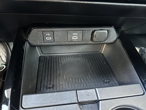 Used 2024 Toyota Prius Prime SE image 23