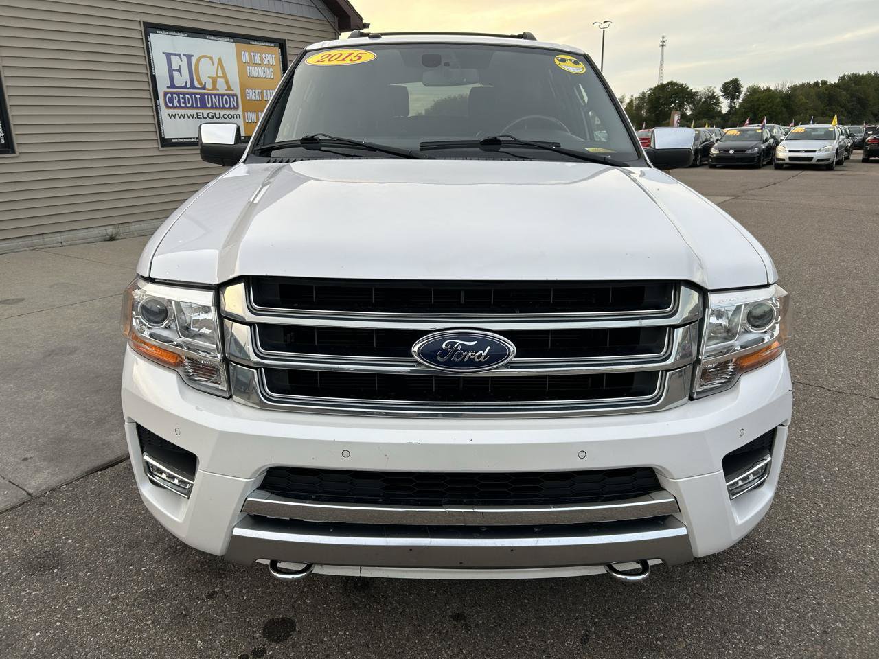 Used 2015 Ford Expedition Platinum AWD/4WD image 2