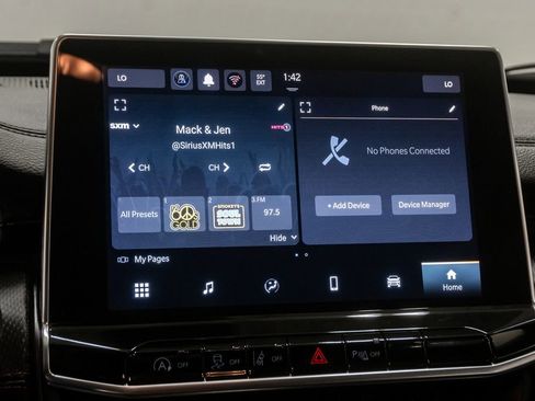 Used 2025 Jeep Compass Trailhawk AWD/4WD image 19
